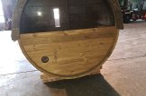 Fasssauna HELGA 17 (46 mm), 1.7 m, ⌀ 1.97 m mit Panoramafenstern als Rückwand (halbhoch) customer 3