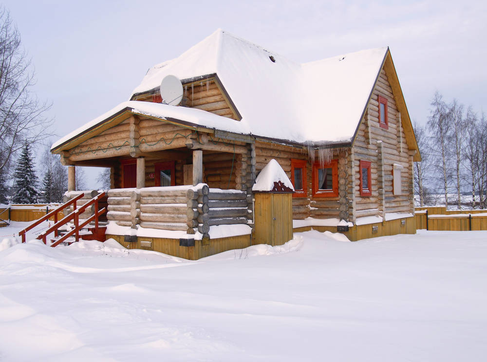 Blockbohlenhaus-im-Winter (2)