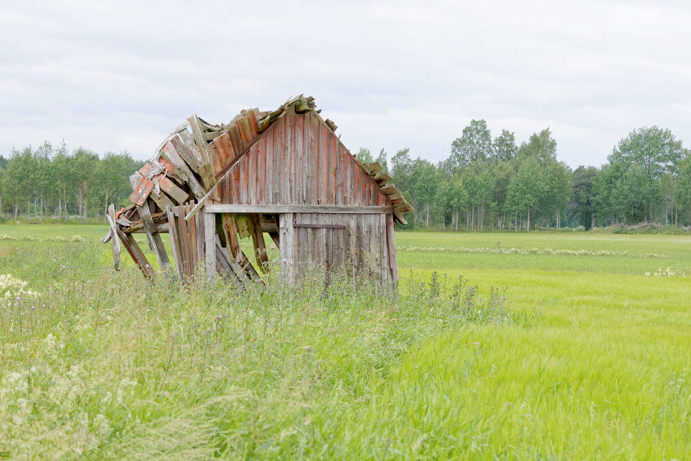 Zerstörung-des-Gartenhauses