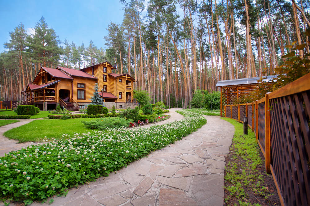 Blockbohlenhaus-im-Wald